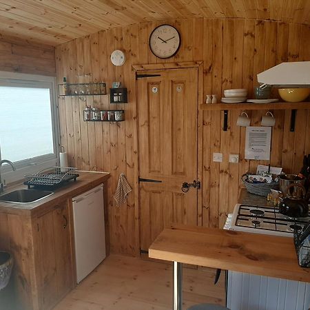 Anglesey New Modern Shepherds Hut With Spa Hot Tub Gwalchmai Eksteriør bilde